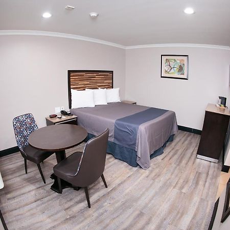Diamond Bell Inn & Suites Kültér fotó