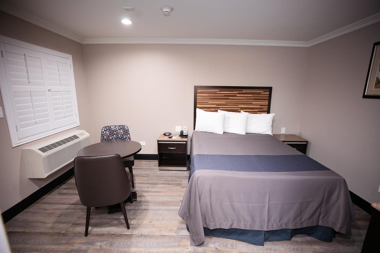 Diamond Bell Inn & Suites Kültér fotó