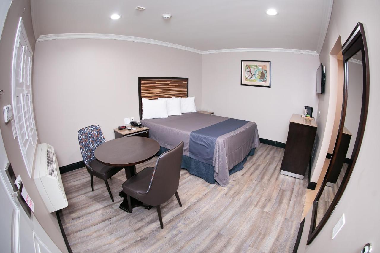 Diamond Bell Inn & Suites Kültér fotó