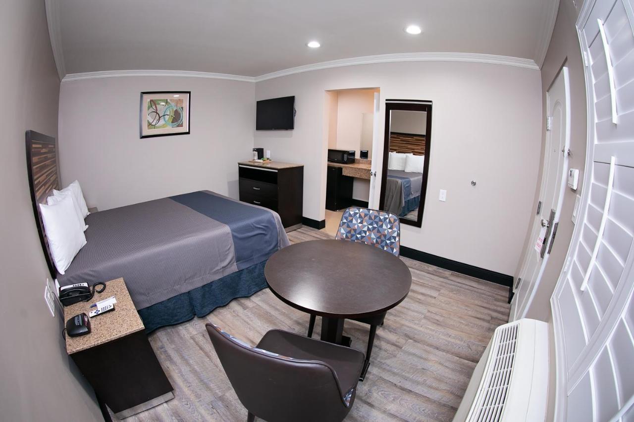 Diamond Bell Inn & Suites Kültér fotó