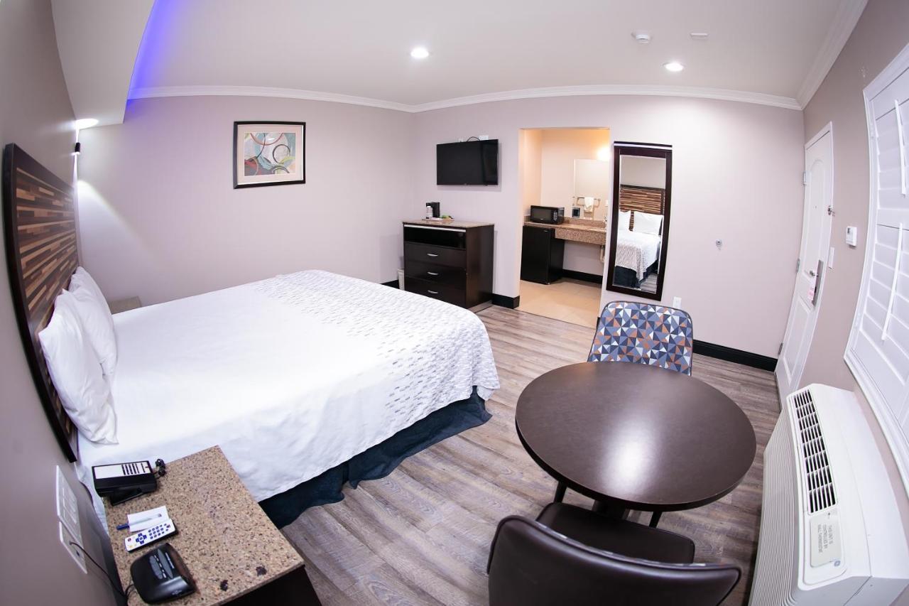 Diamond Bell Inn & Suites Kültér fotó