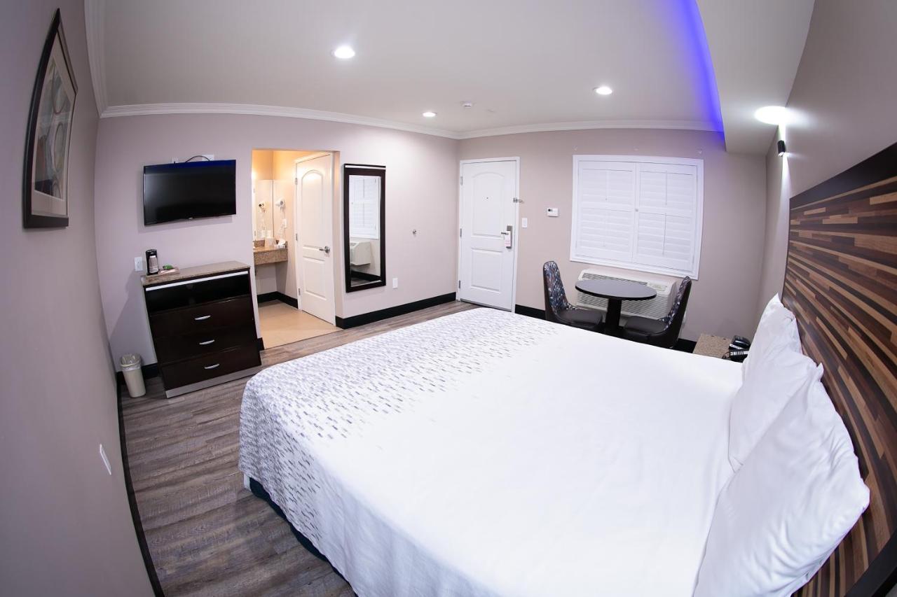 Diamond Bell Inn & Suites Kültér fotó