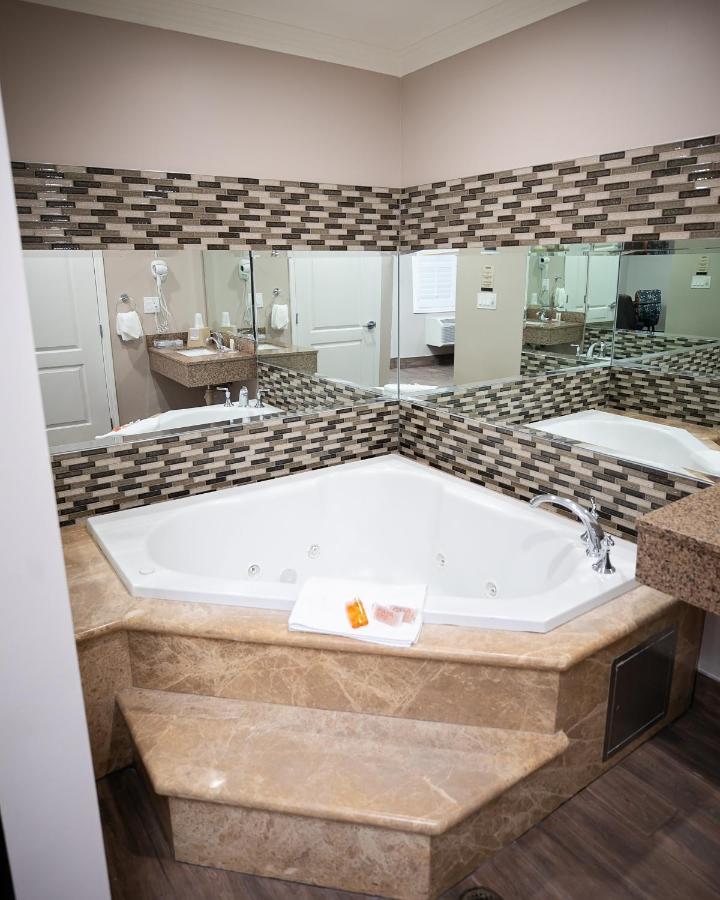 Diamond Bell Inn & Suites Kültér fotó
