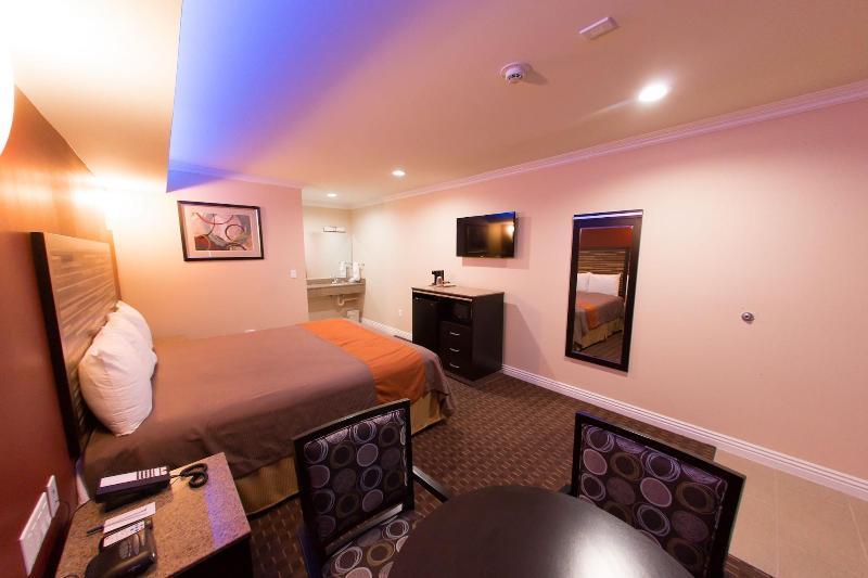 Diamond Bell Inn & Suites Kültér fotó