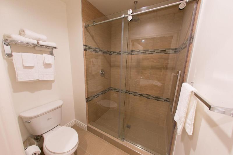 Diamond Bell Inn & Suites Kültér fotó
