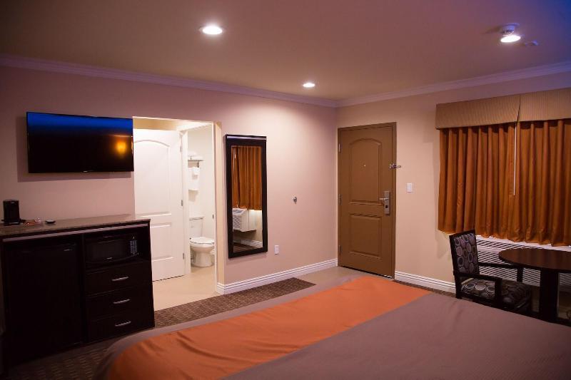 Diamond Bell Inn & Suites Kültér fotó