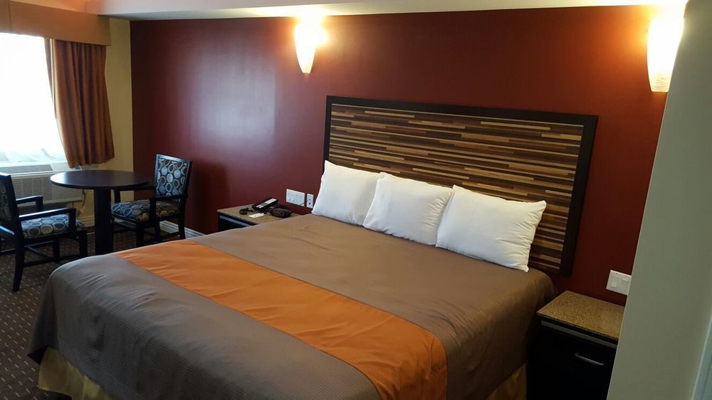 Diamond Bell Inn & Suites Kültér fotó