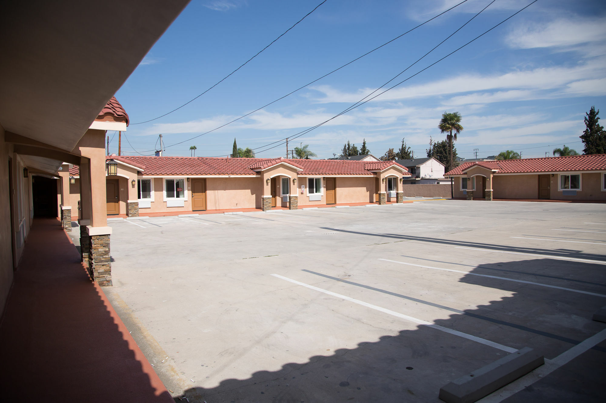 Diamond Bell Inn & Suites Kültér fotó