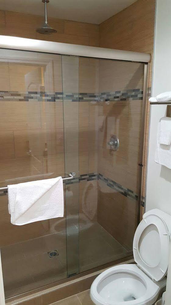 Diamond Bell Inn & Suites Kültér fotó